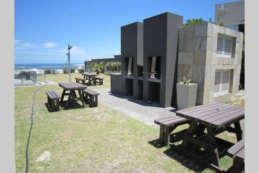 Infinity - Stunning 1 Bedroom Apartment With Sea & Mountain Views Bloubergstrand