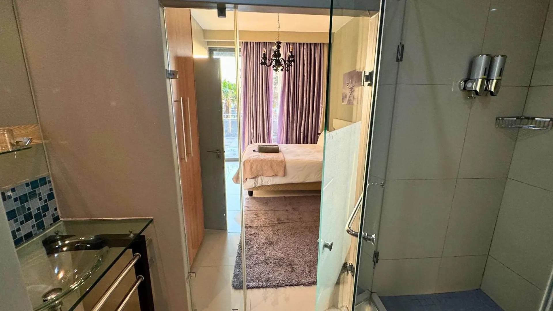 Infinity - Stunning 1 Bedroom Apartment With Sea & Mountain Views Bloubergstrand