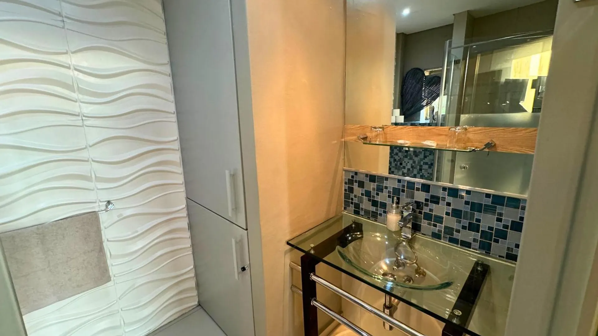Infinity - Stunning 1 Bedroom Apartment With Sea & Mountain Views Bloubergstrand 0*,  South Africa