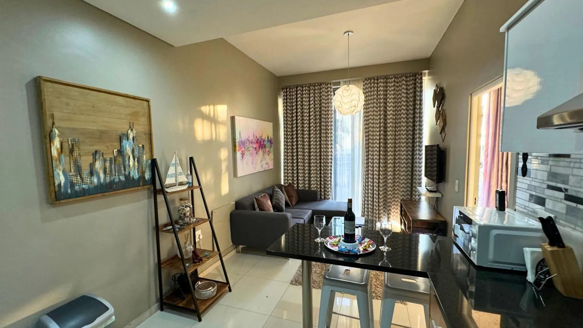 Infinity - Stunning 1 Bedroom Apartment With Sea & Mountain Views Bloubergstrand