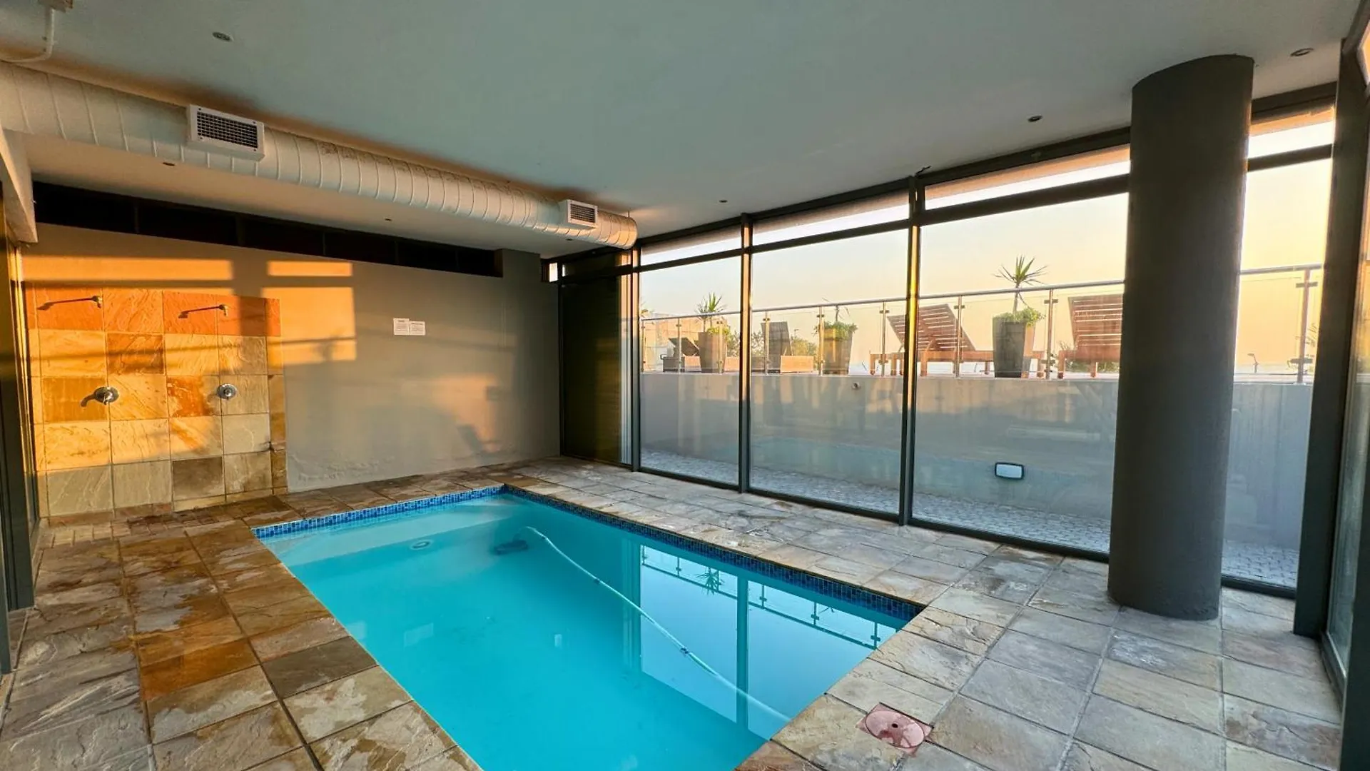 Infinity - Stunning 1 Bedroom Apartment With Sea & Mountain Views Bloubergstrand